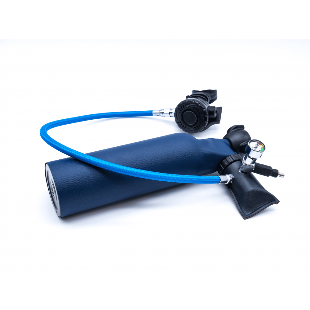 Rechargeable scuba tank with 12 V compressor Scuba breather