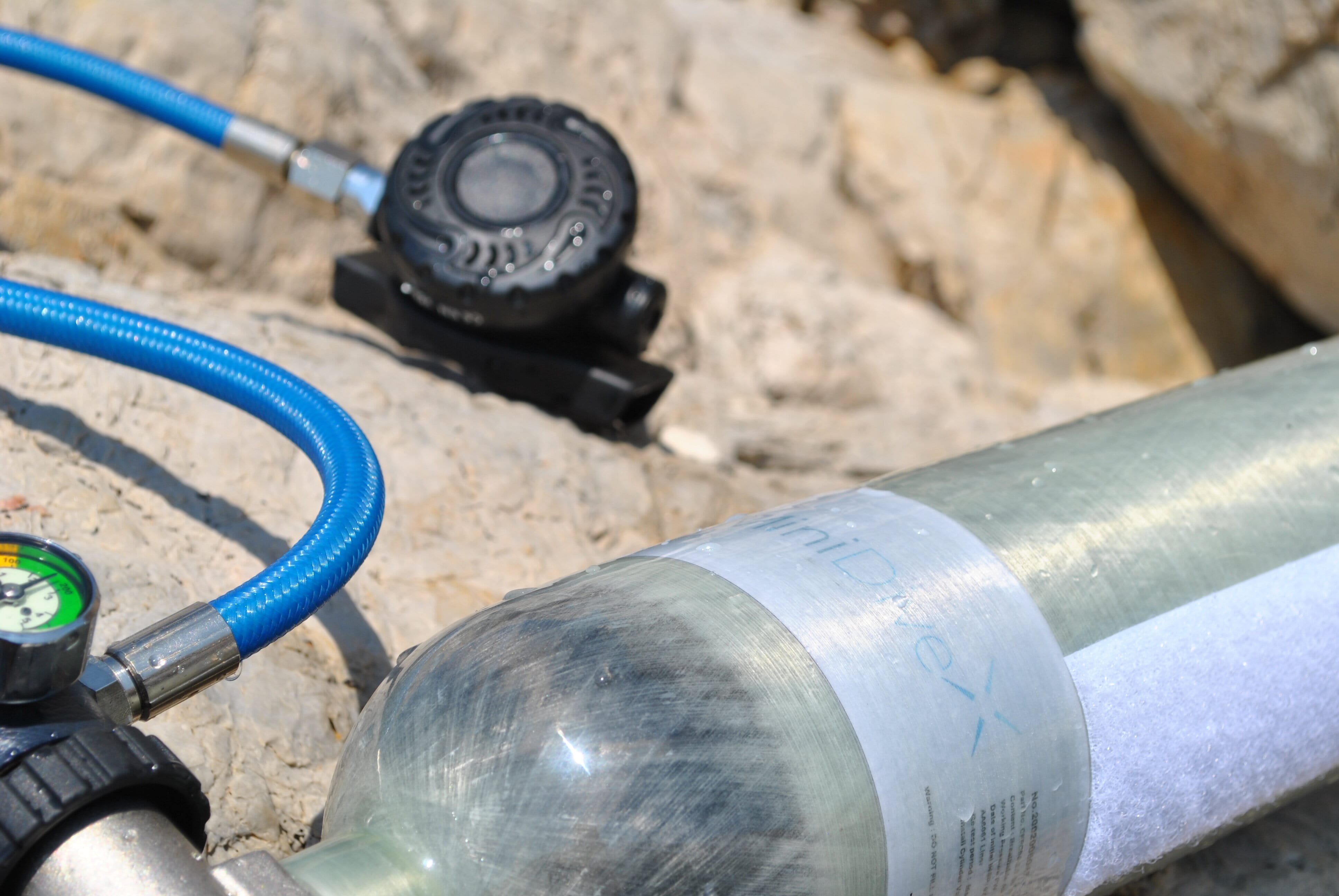 2 L / 122 cu in Carbon Compressed Air Tank