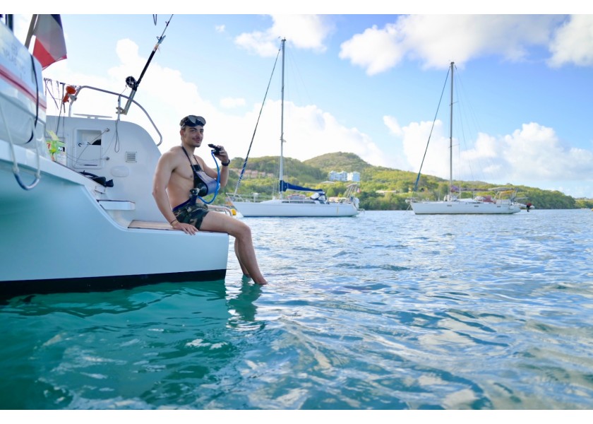 Est-ce qu'une mini-bouteille de plongée est adaptée pour les débutants en plongée sous-marine ?